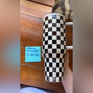 Aubrie checker HydroJug